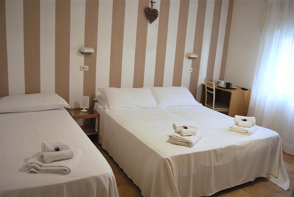 Hotel Abay Римини Экстерьер фото
