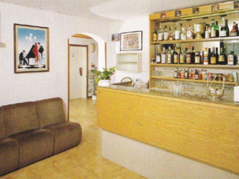 Hotel Abay Римини Экстерьер фото